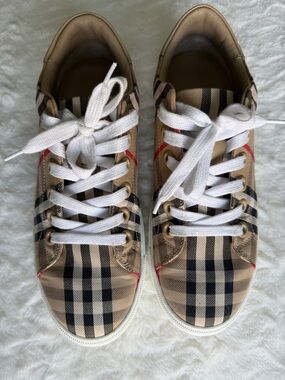 Authentic Burberry Beige Plaid Low-Top Sneakers with White Laces